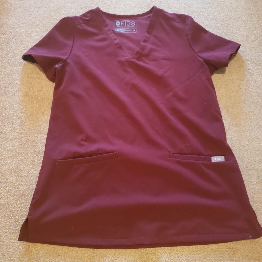 Figs 2 pocket scrub top